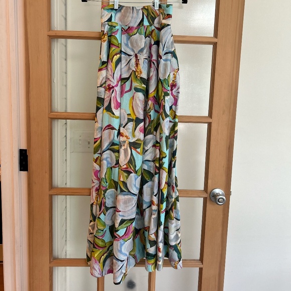 GORGEOUS Emily McCarthy Magnolia Print Maxi Skirt Size XS - Picture 1 of 2